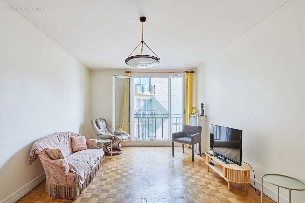 Appartement à PARIS-11E