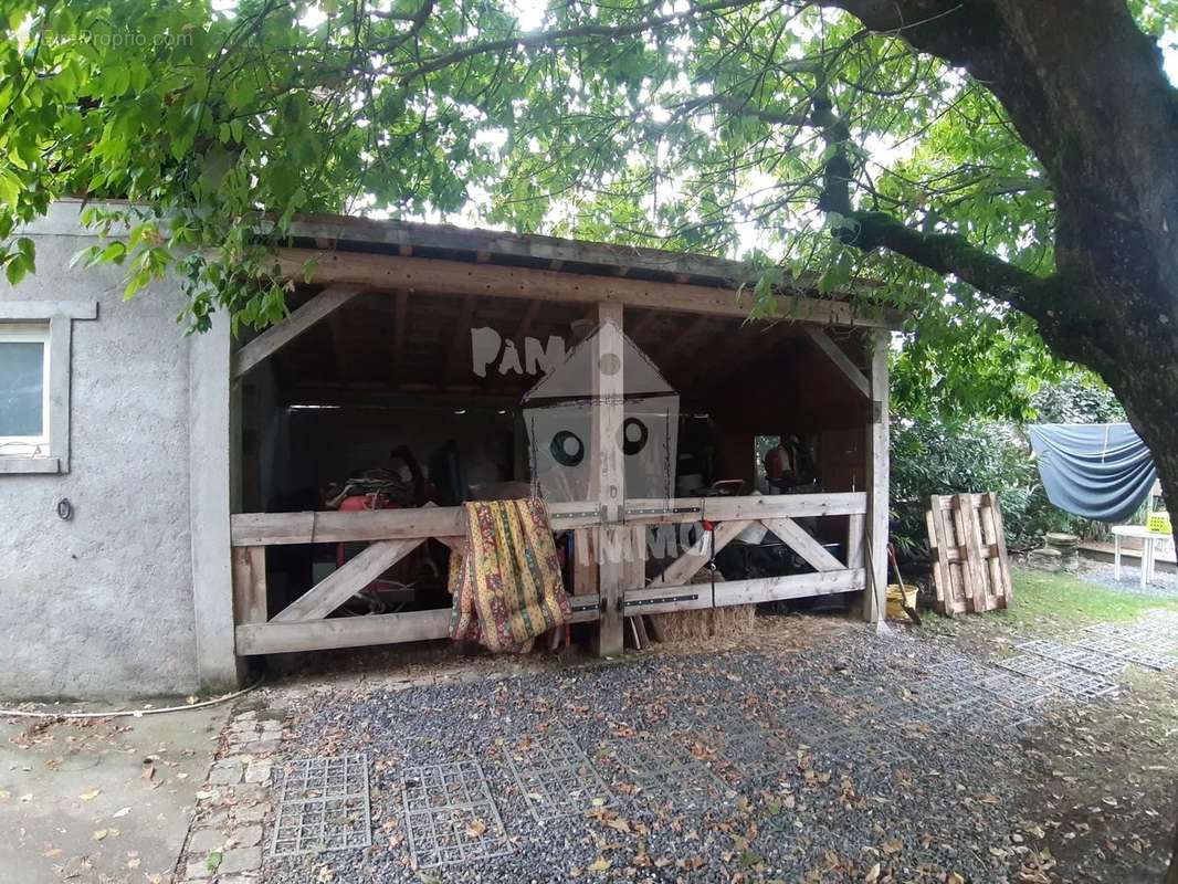 Maison à CHENICOURT