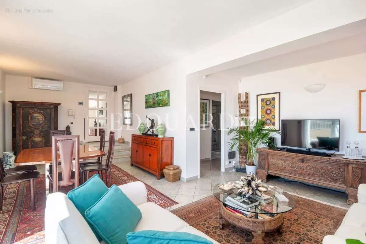 Appartement à ROQUEBRUNE-CAP-MARTIN