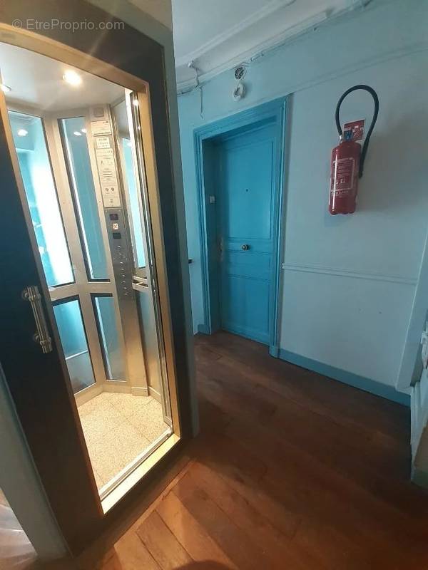 Appartement à PARIS-14E