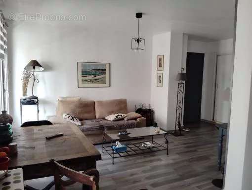 Appartement à MARSEILLE-4E