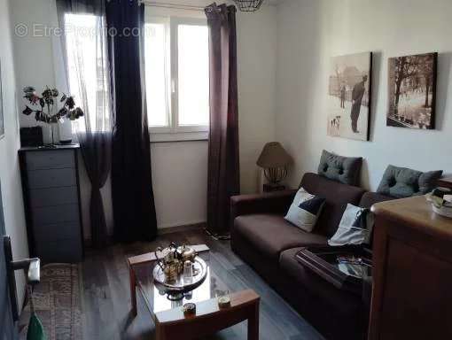 Appartement à MARSEILLE-4E