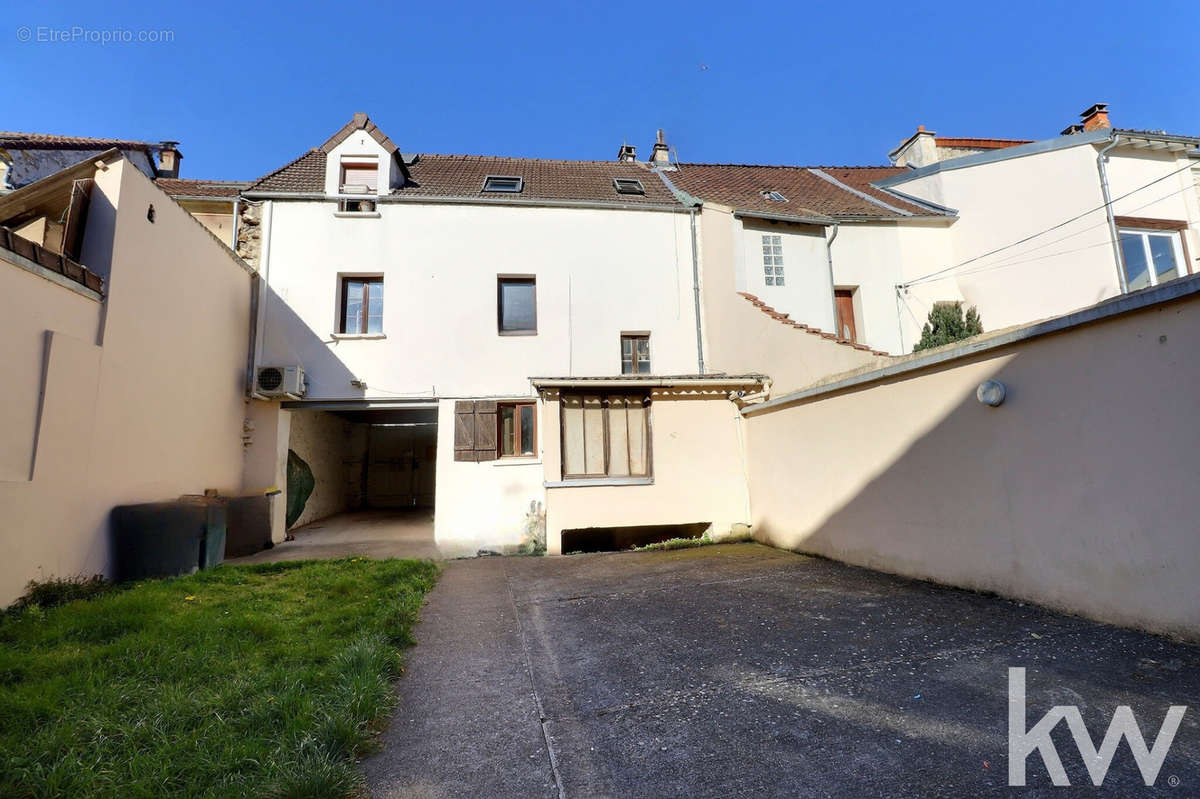 Appartement à VAUX-SUR-SEINE