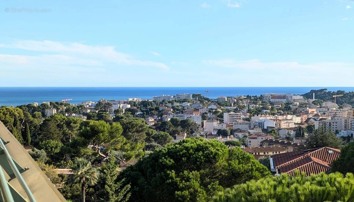 Appartement à LE CANNET