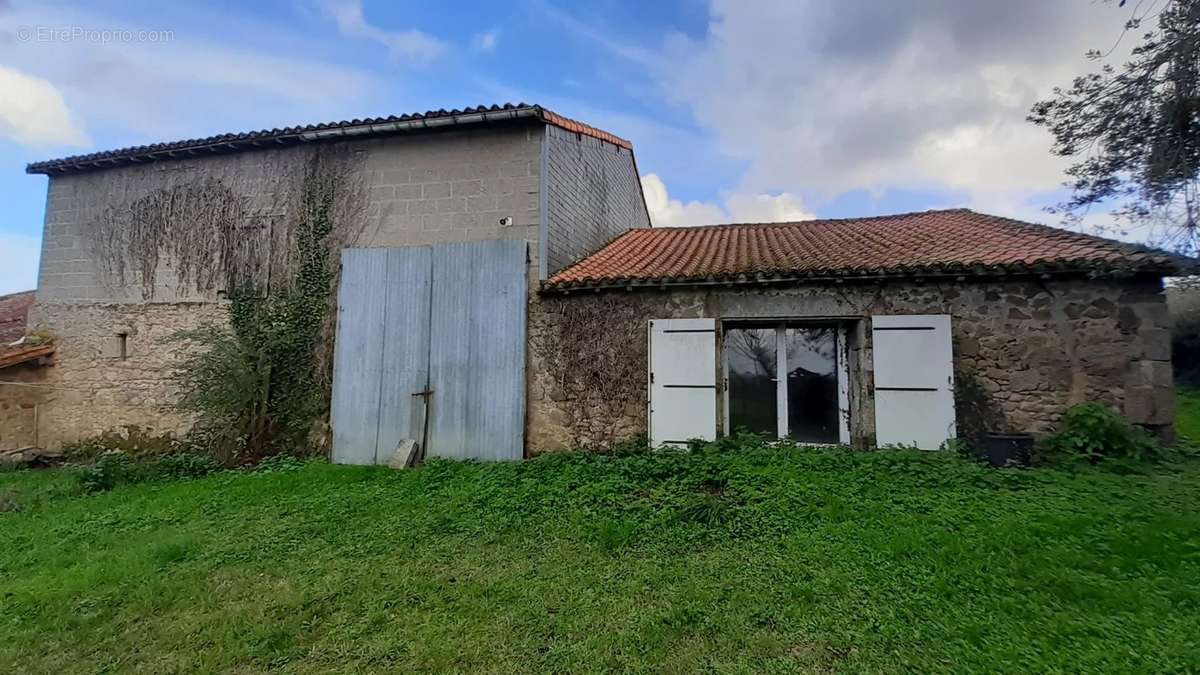 Maison à NEUVY-BOUIN