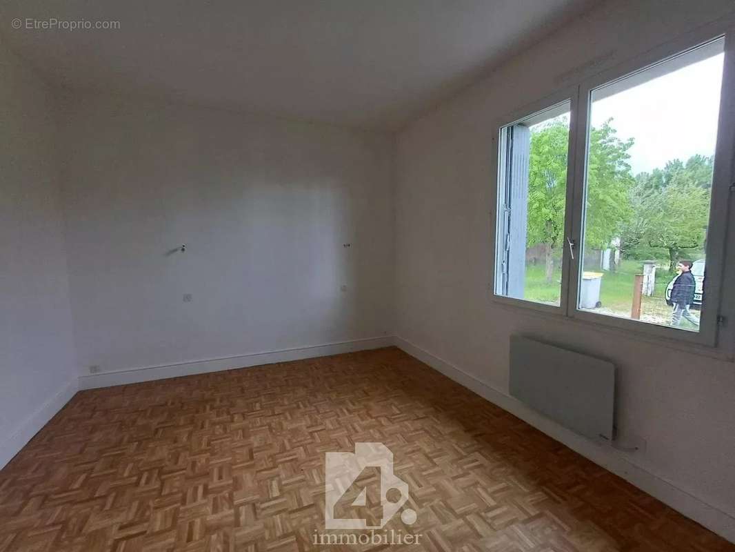 Appartement à MOREE