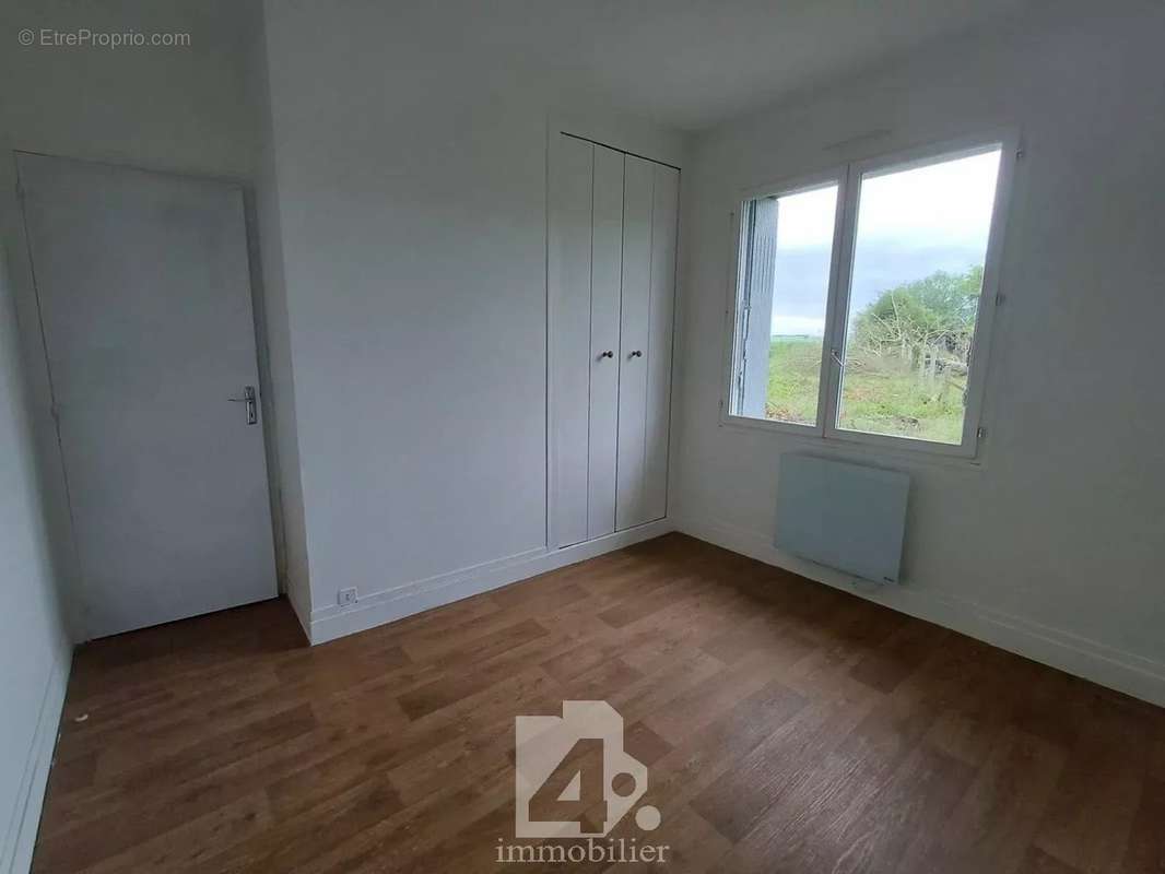 Appartement à MOREE