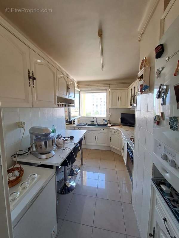 Appartement à MARSEILLE-4E