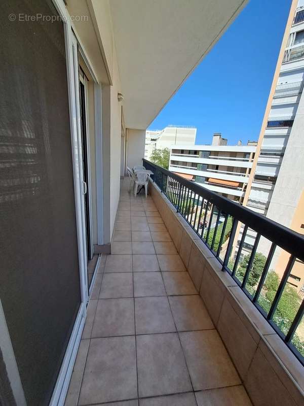 Appartement à MARSEILLE-4E