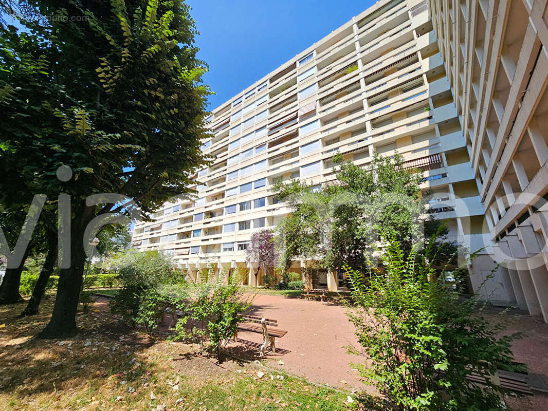 Appartement à LYON-8E