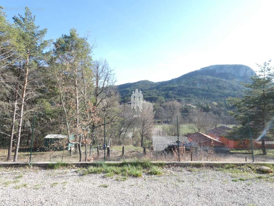 Maison à COMPS-SUR-ARTUBY