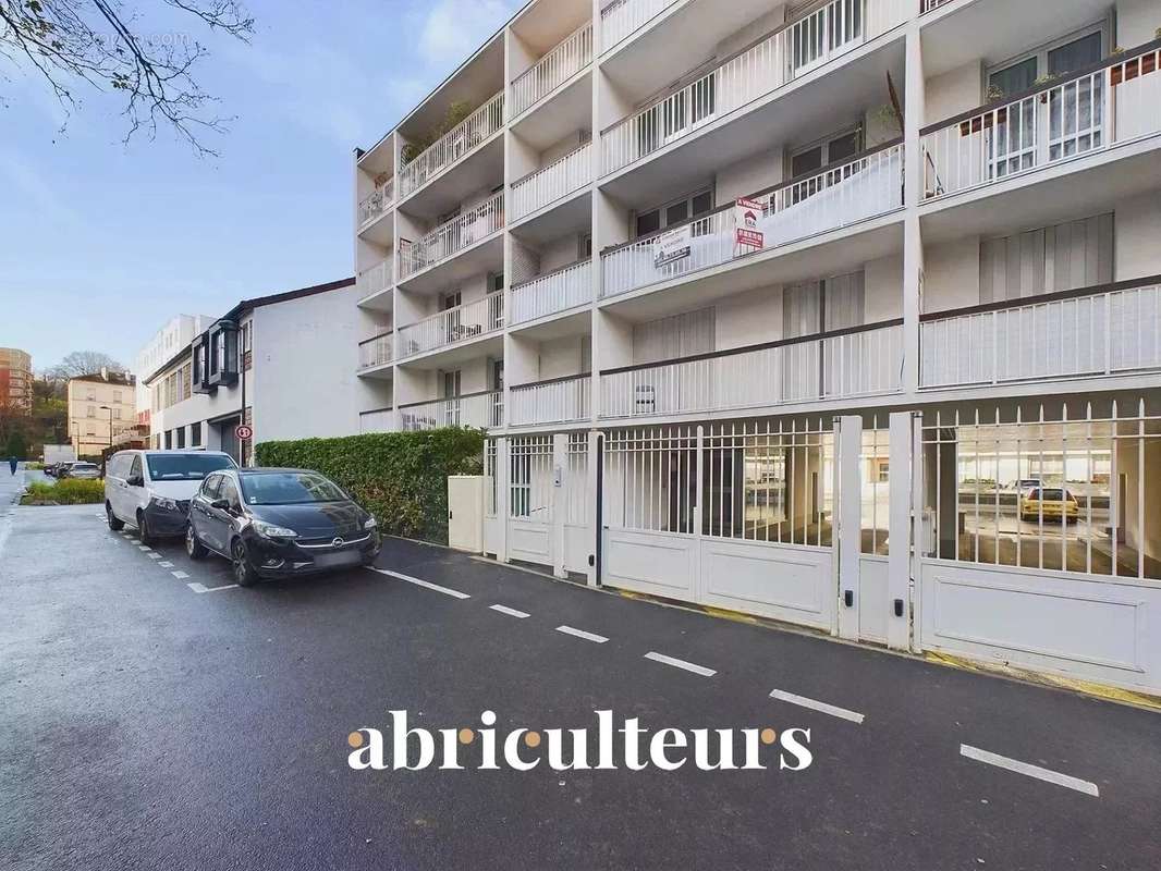 Appartement à IVRY-SUR-SEINE