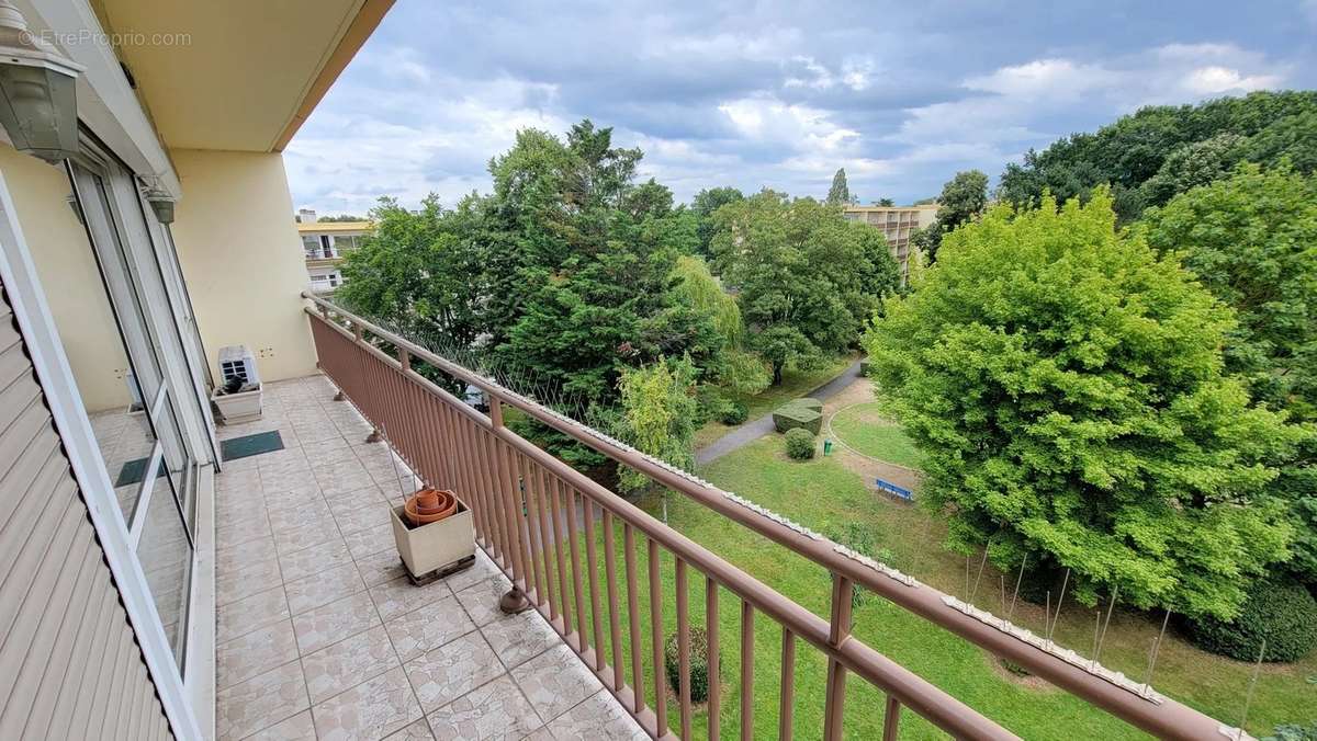 Appartement à SAINT-MICHEL-SUR-ORGE