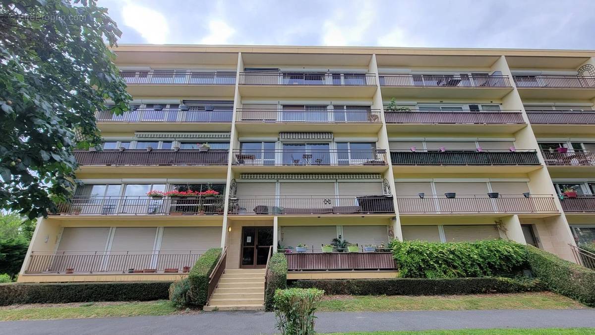 Appartement à SAINT-MICHEL-SUR-ORGE