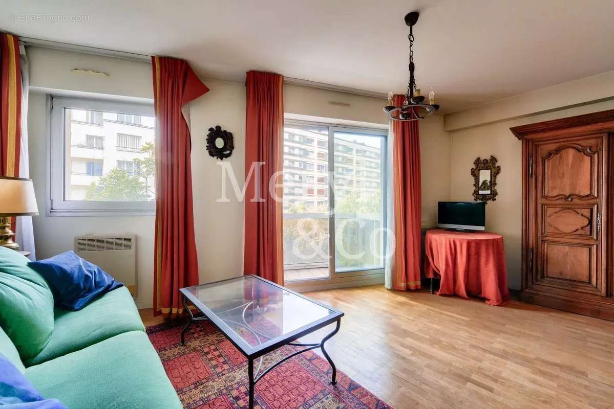 Appartement à PARIS-15E