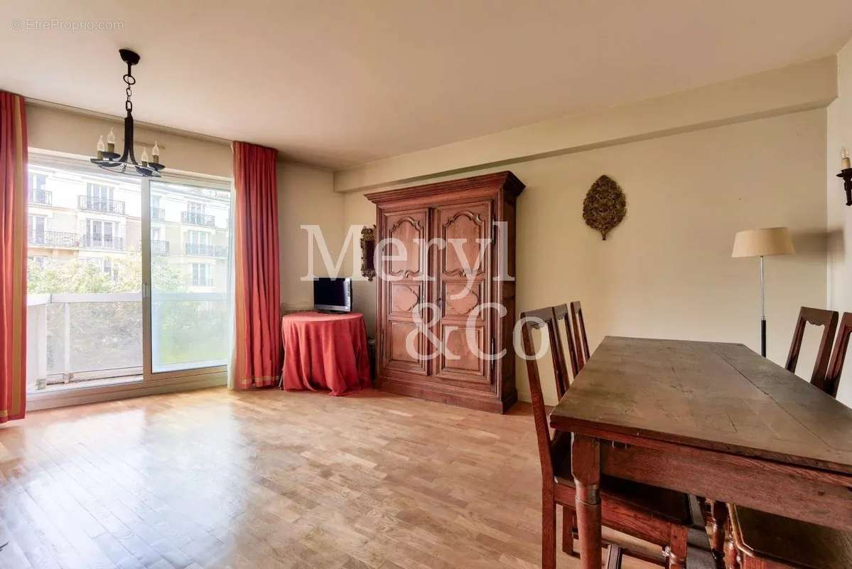 Appartement à PARIS-15E