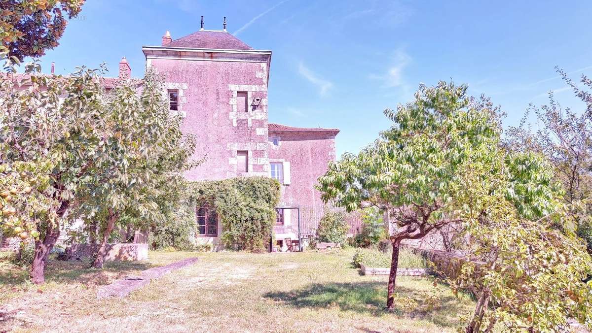 Maison à CHARROUX