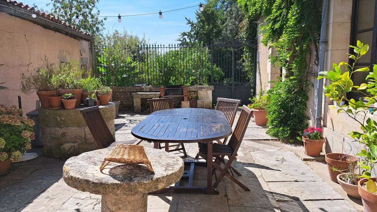 Maison à CHARROUX