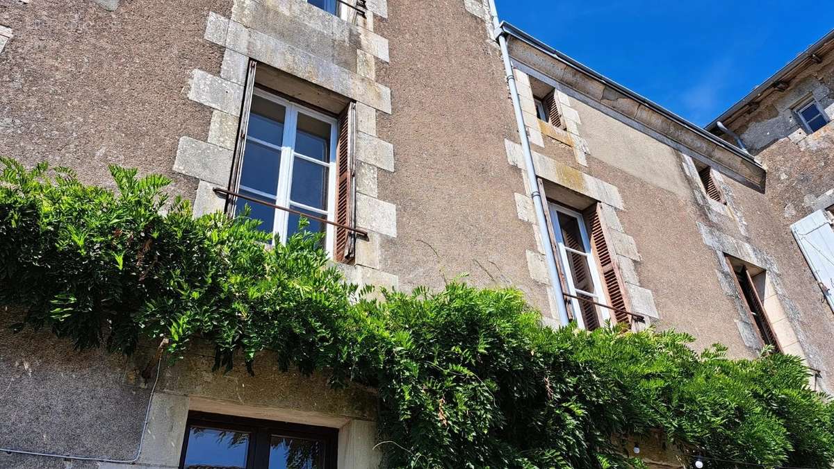 Maison à CHARROUX