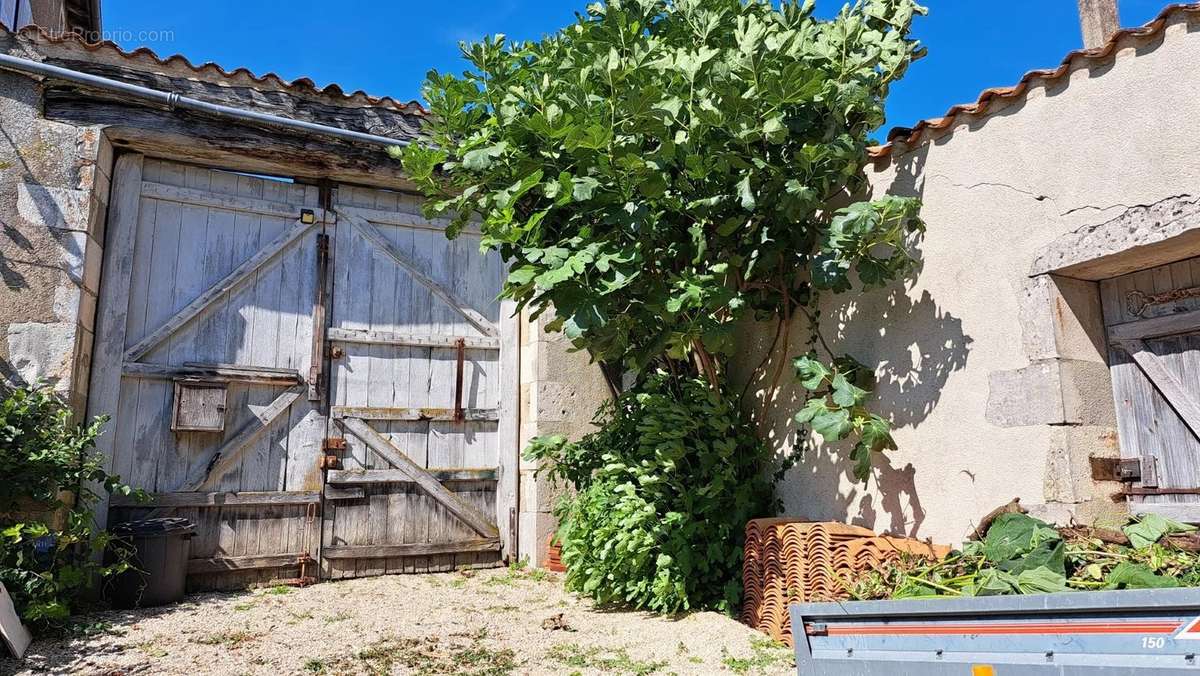 Maison à CHARROUX