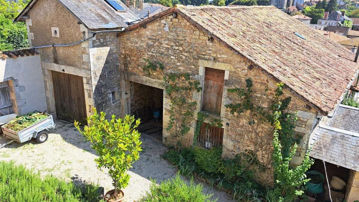 Maison à CHARROUX