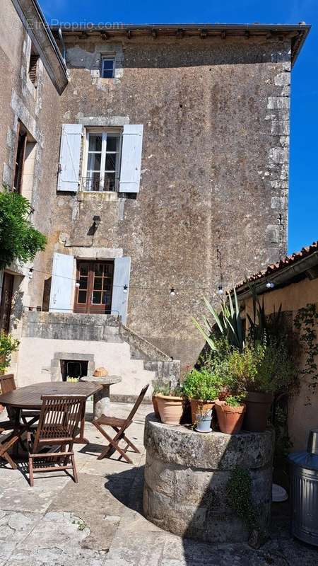 Maison à CHARROUX