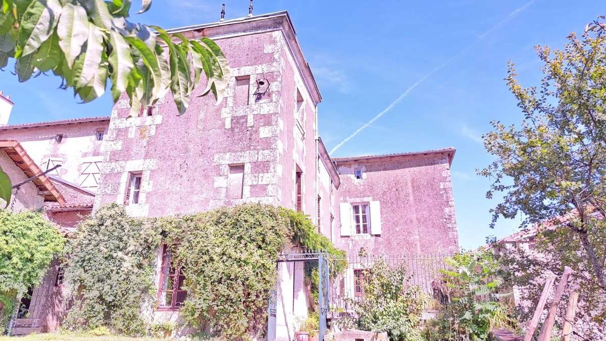 Maison à CHARROUX