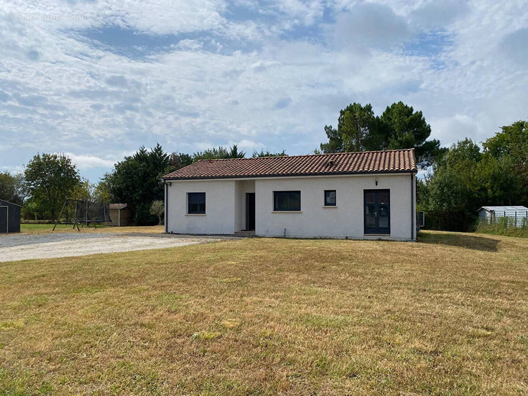 Maison à SAINTE-LIVRADE-SUR-LOT