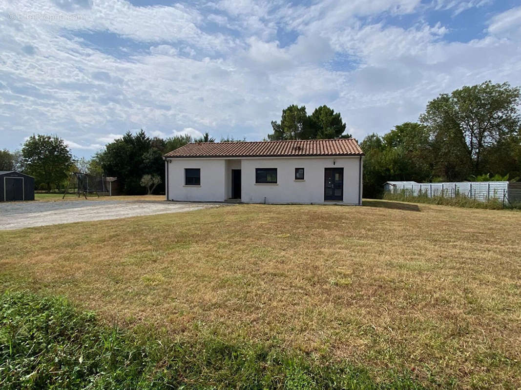 Maison à SAINTE-LIVRADE-SUR-LOT