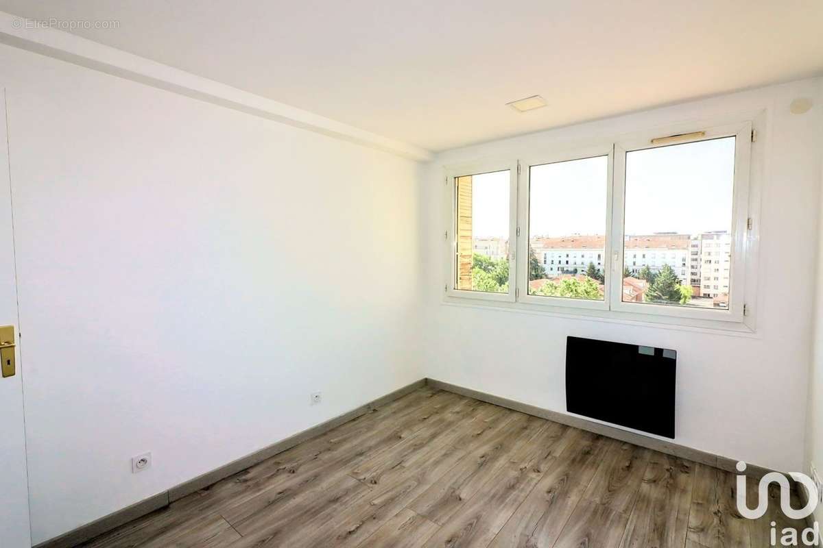 Photo 4 - Appartement à VILLEURBANNE