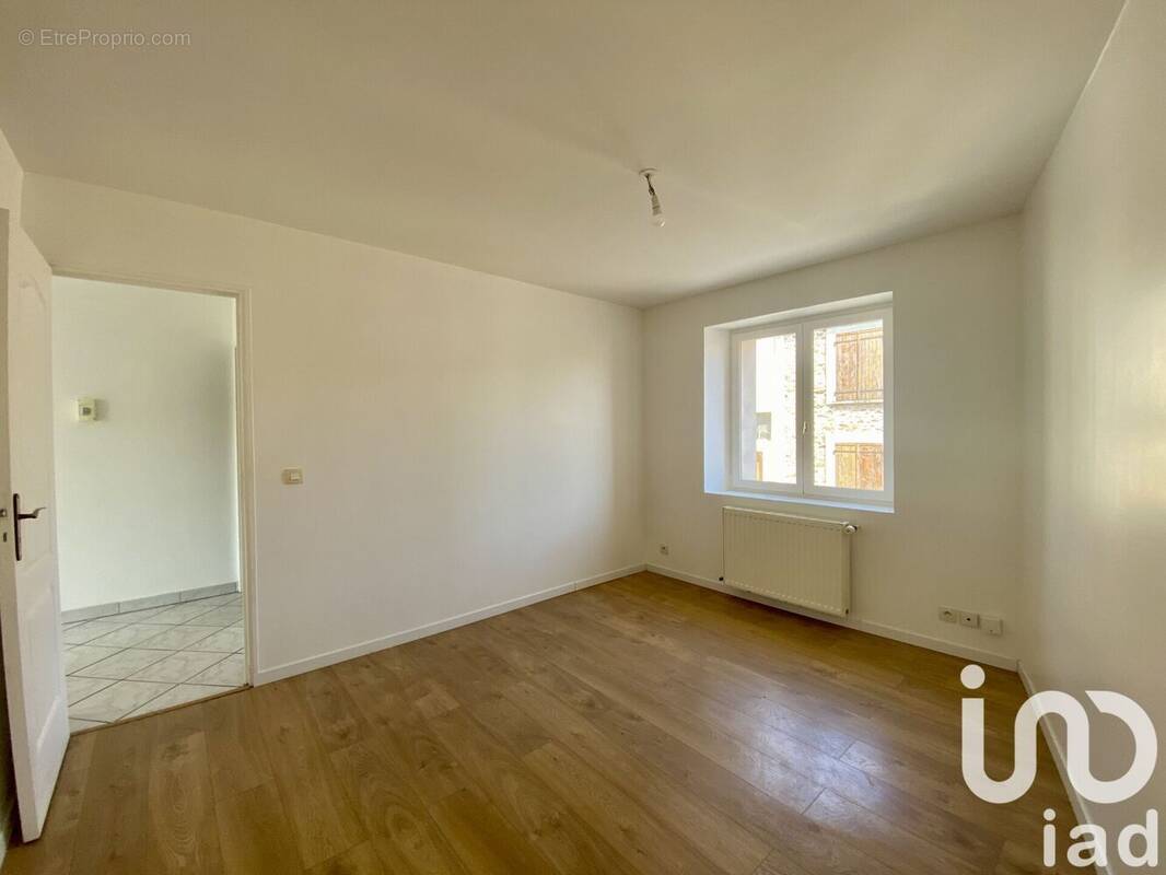 Photo 1 - Appartement à SAINT-FARGEAU-PONTHIERRY