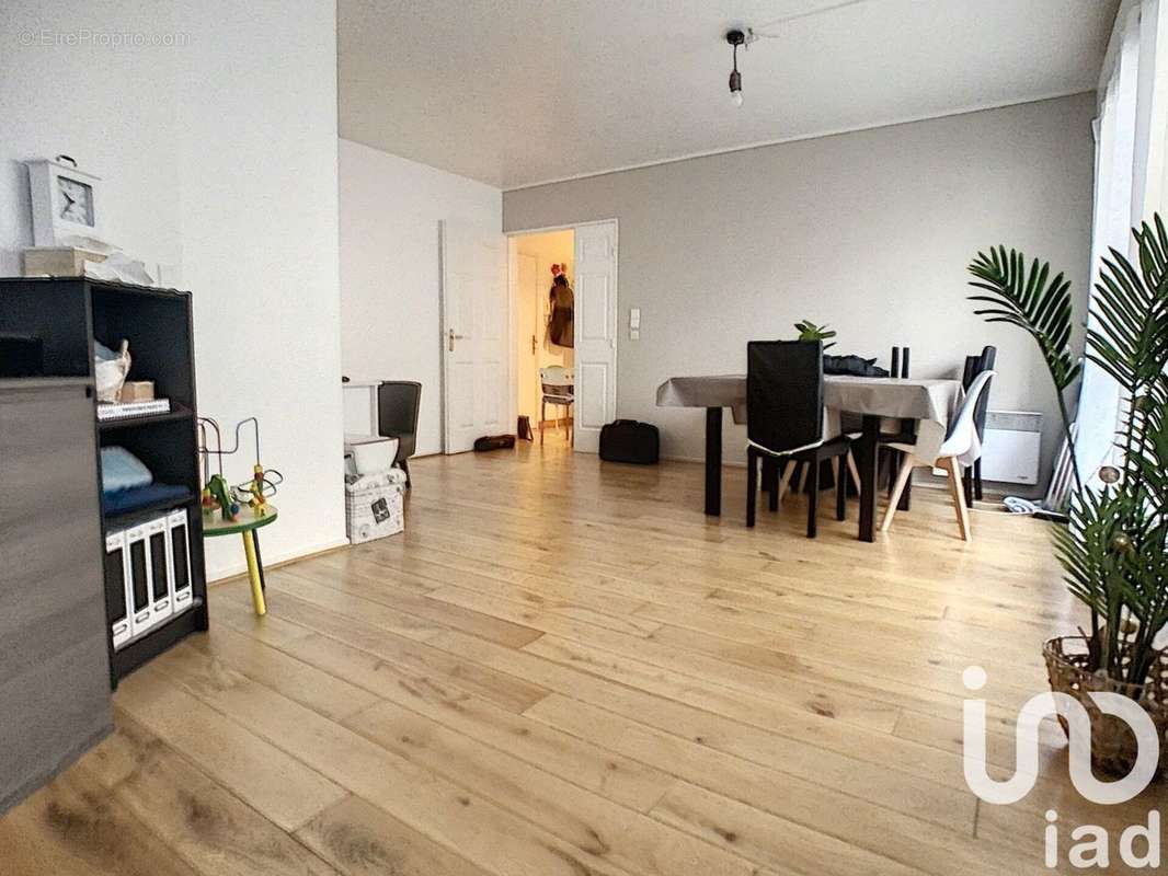 Photo 4 - Appartement à ASNIERES-SUR-SEINE