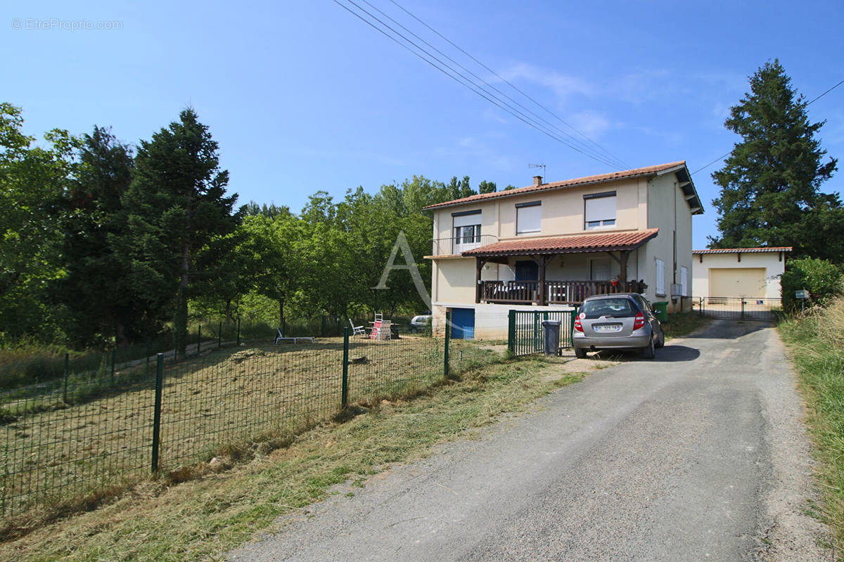 Appartement à PRAYSSAC