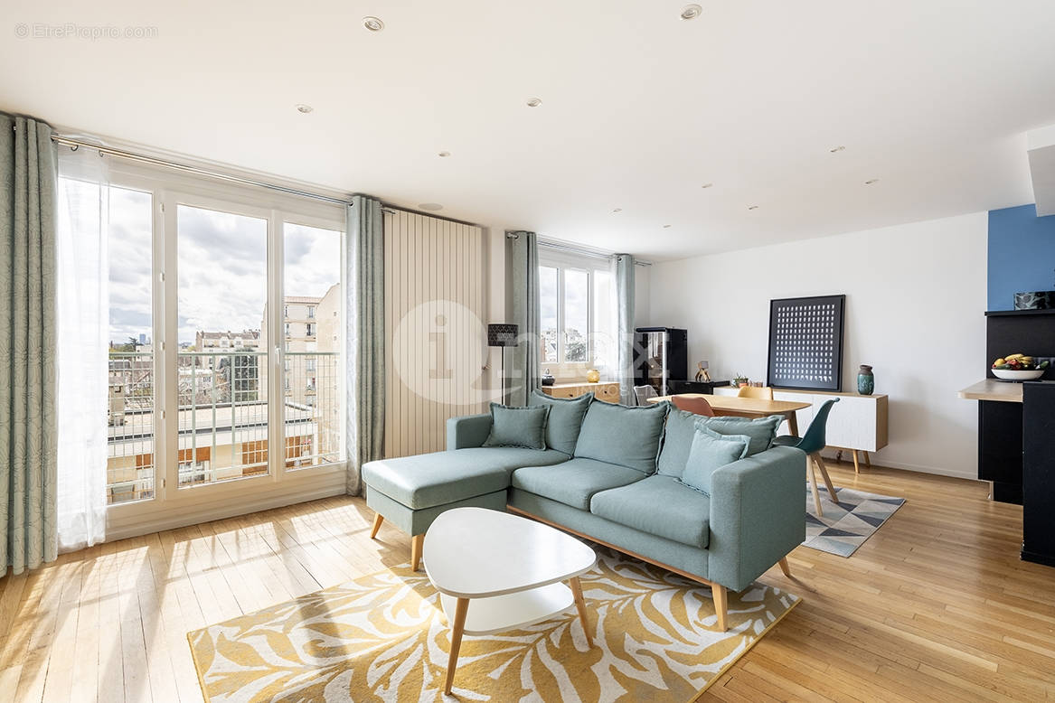 Appartement à COURBEVOIE