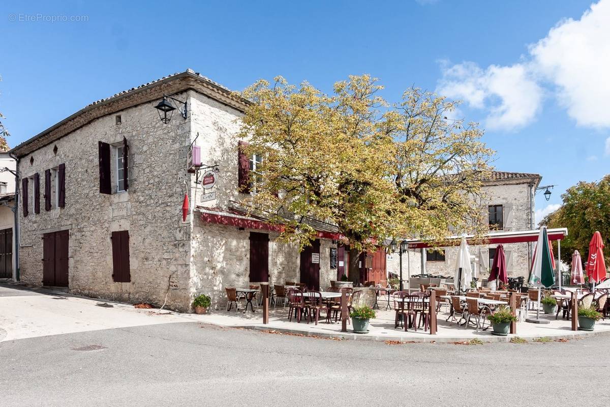 Maison à MONTAIGU-DE-QUERCY