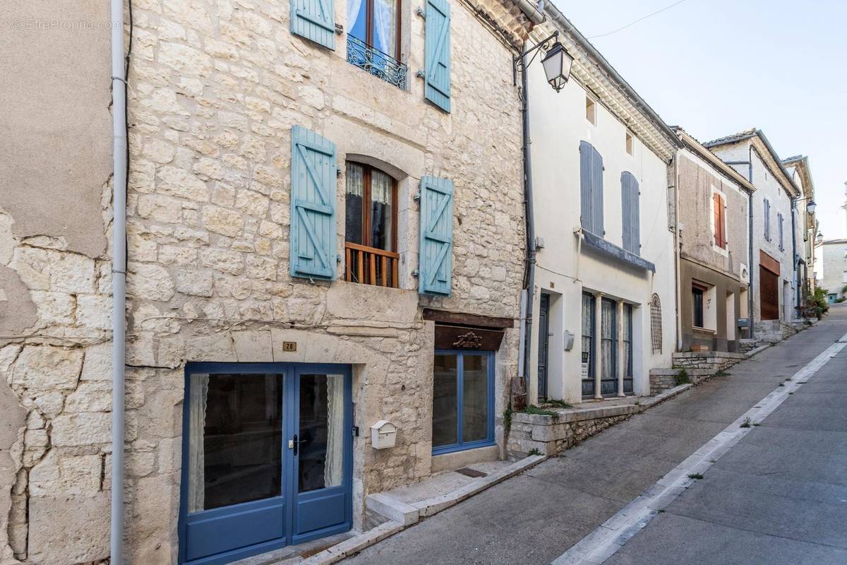 Maison à MONTAIGU-DE-QUERCY