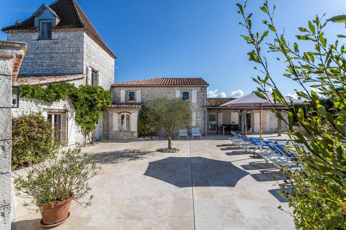 Maison à MONTAIGU-DE-QUERCY