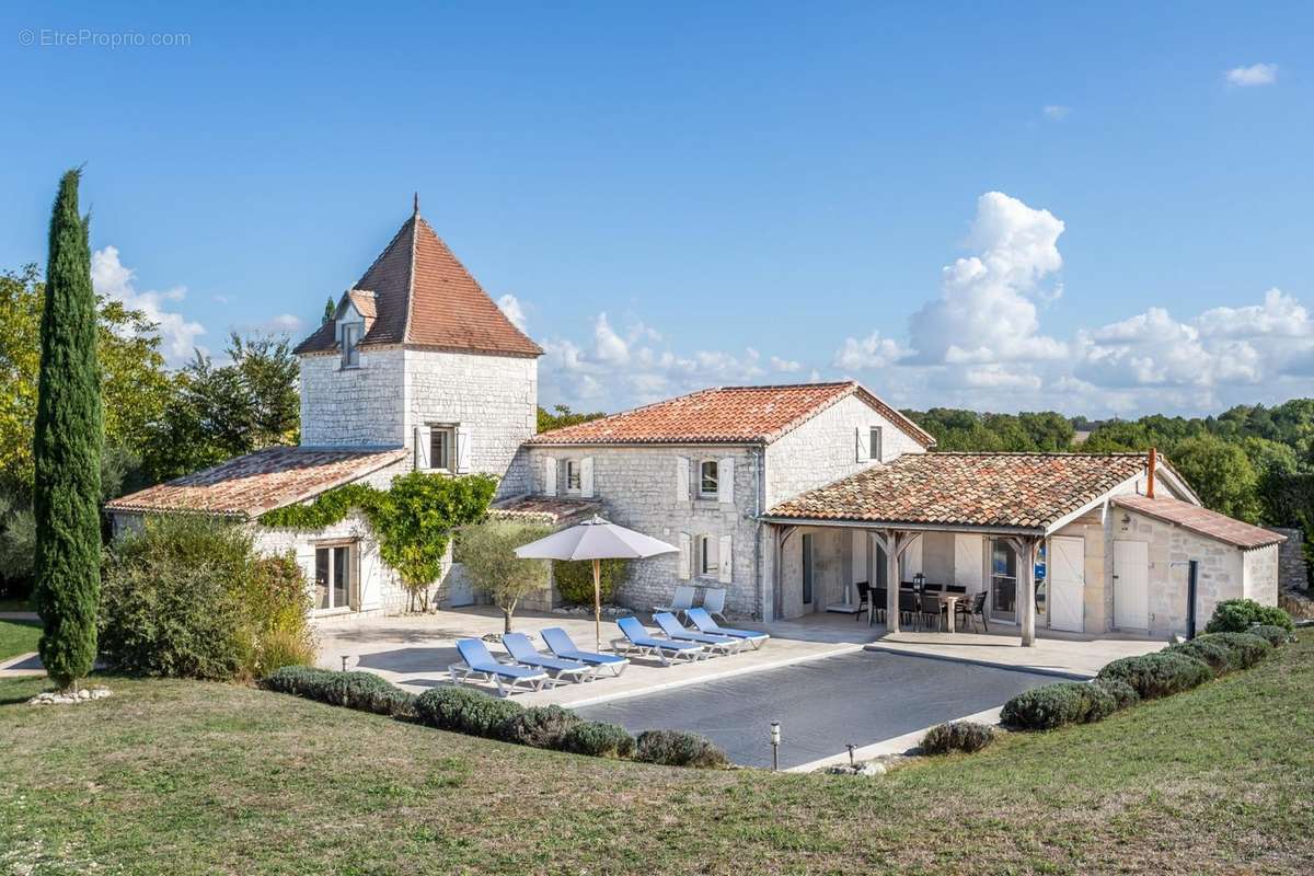 Maison à MONTAIGU-DE-QUERCY