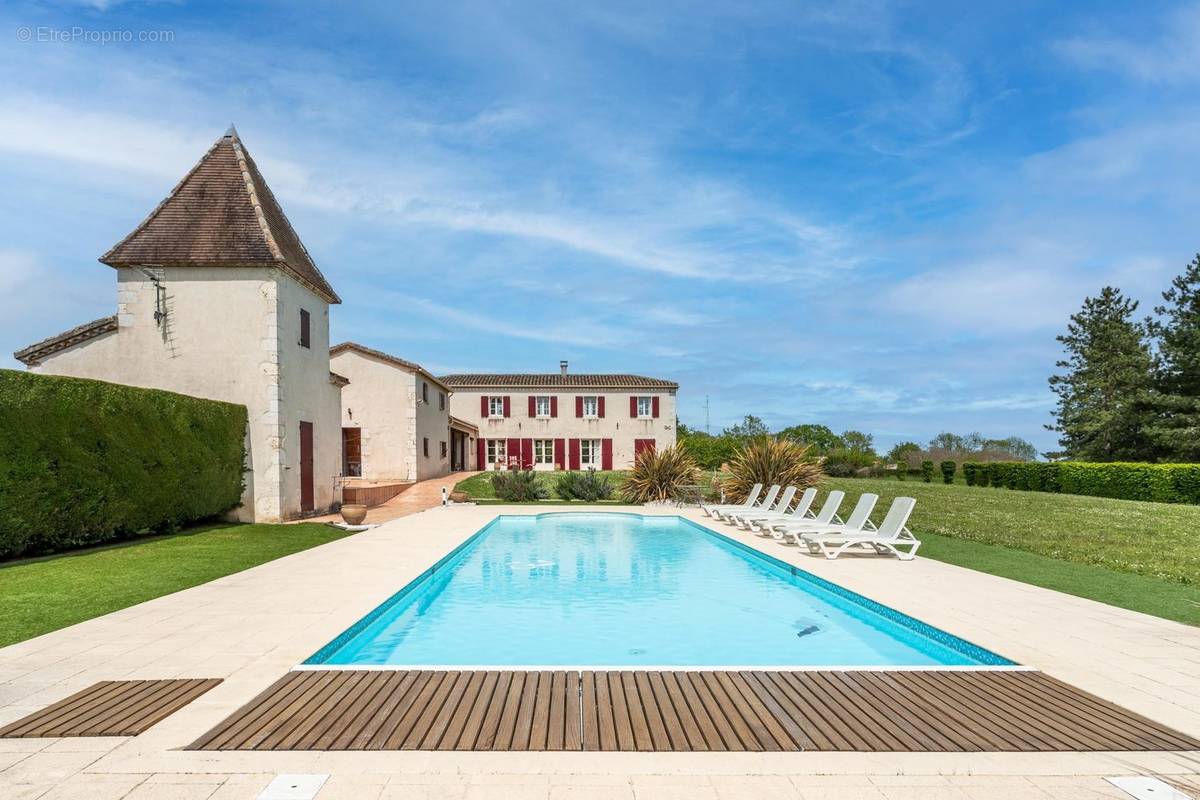 Maison à MONTAIGU-DE-QUERCY