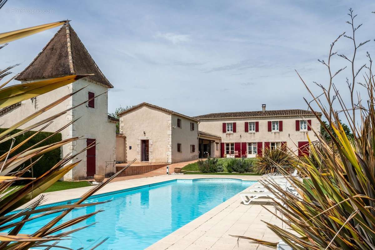 Maison à MONTAIGU-DE-QUERCY