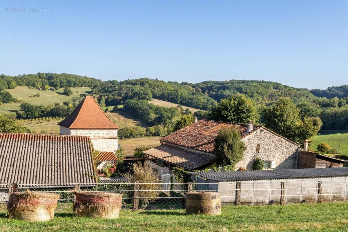 Maison à PUJOLS