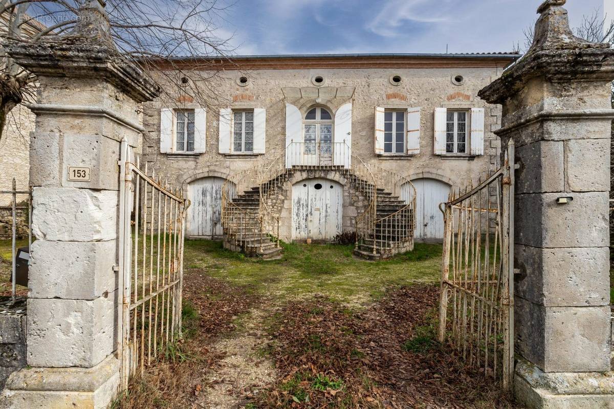 Maison à BEAUVILLE