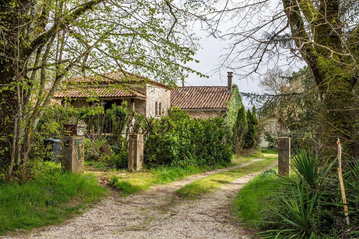 Maison à LA CROIX-BLANCHE