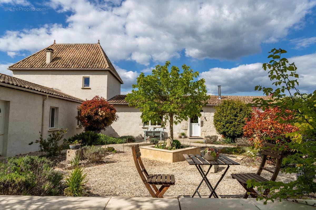 Maison à SAINT-EUTROPE-DE-BORN