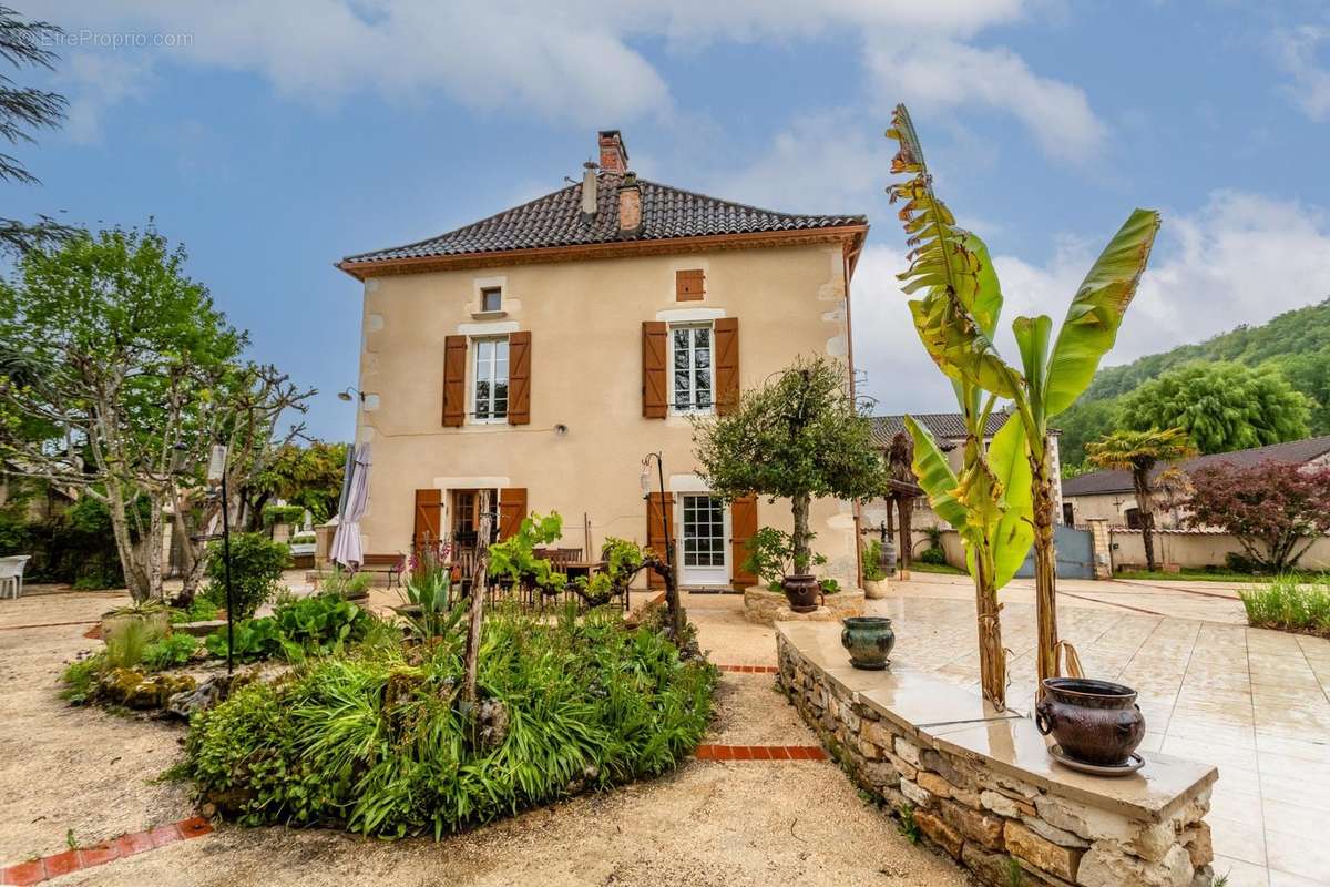 Maison à PUY-L&#039;EVEQUE