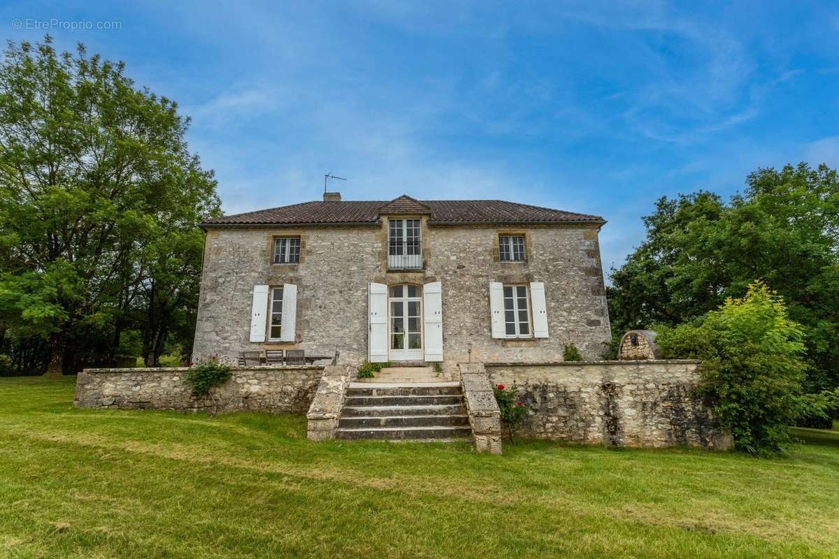 Maison à SAVIGNAC-SUR-LEYZE