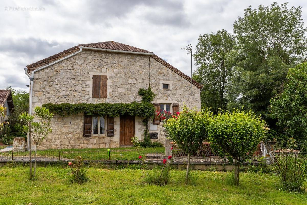 Maison à CASTELSAGRAT