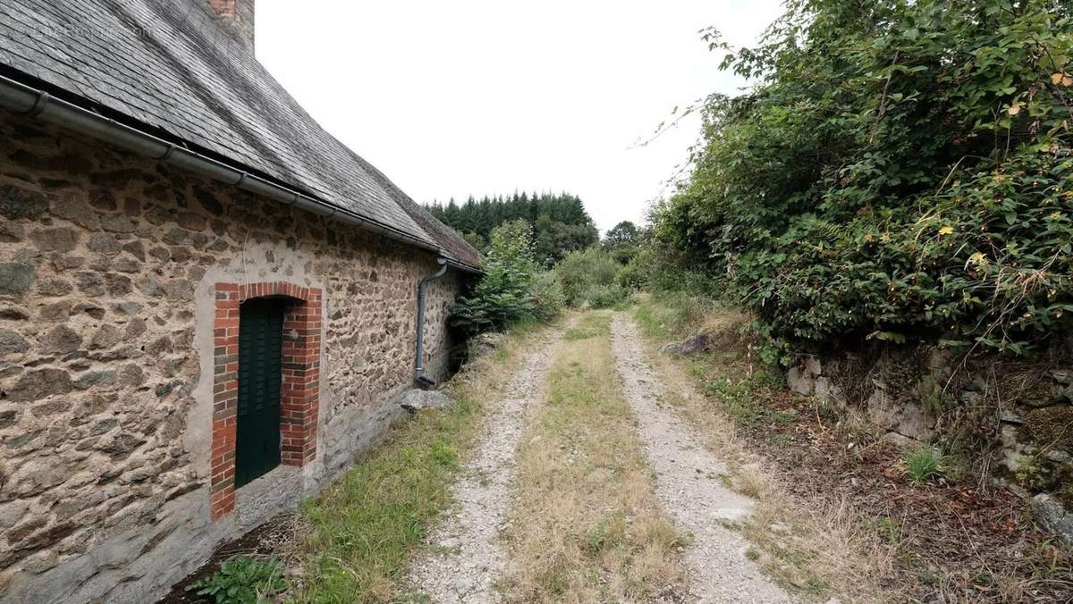 Maison à ARLEUF