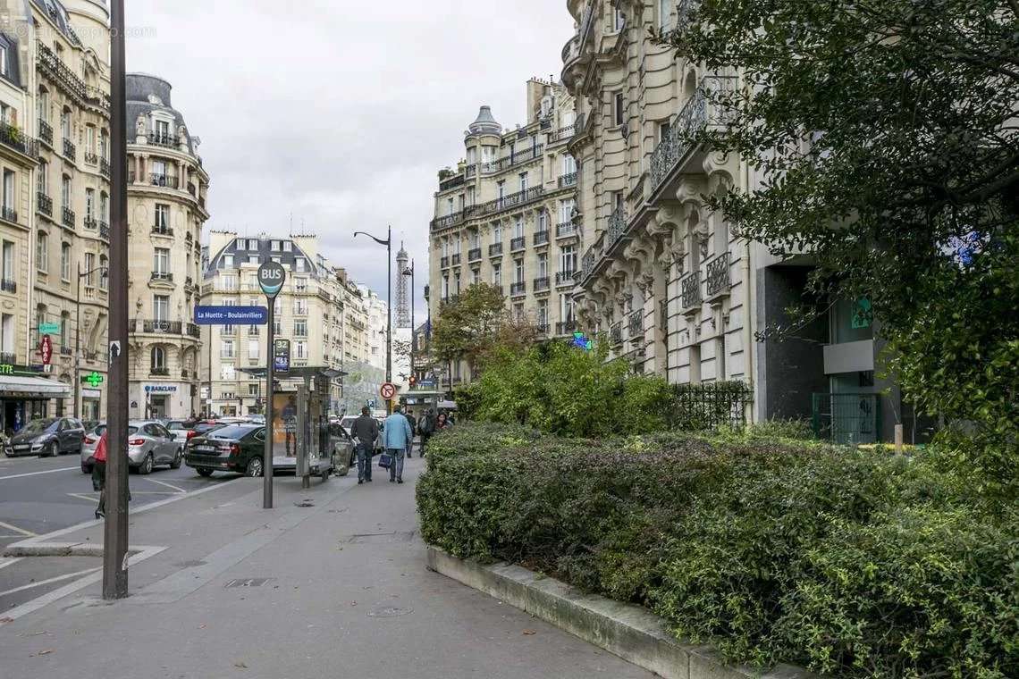 Appartement à PARIS-16E