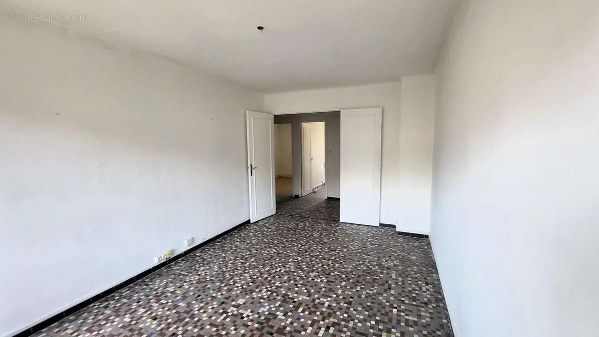 Appartement à MARSEILLE-8E